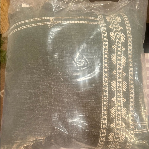 NWT Oversized Embroidered Sq Pillow Sage Green/Cream-Threshold w/Studio McGee - Picture 8 of 8
